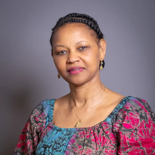 Portrait de Manuella DOGO-NENDJE