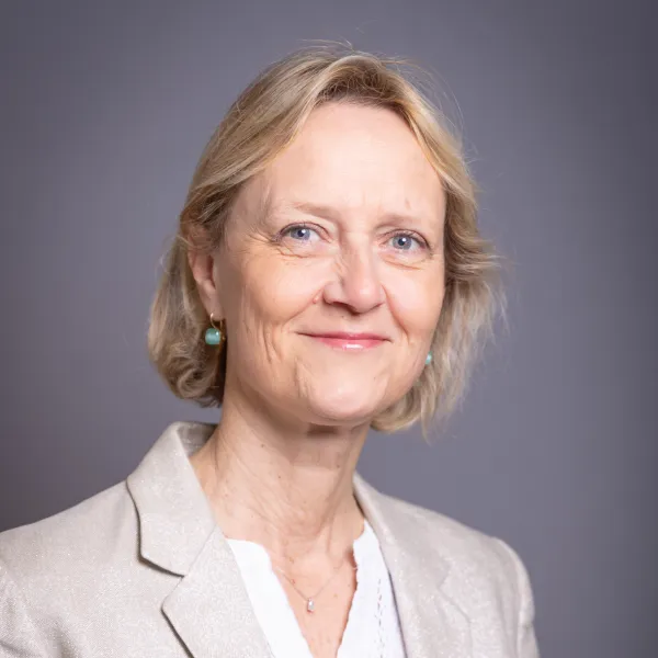 Portrait de Stéphanie DE BAZELAIRE