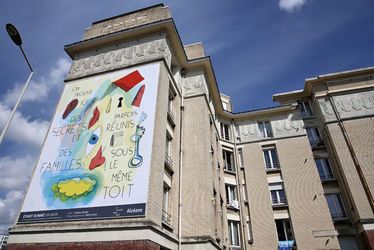 Avec le projet artistique Etant donné un mur, écrivains et graphistes s'affichent sur les façades d'Alcéane