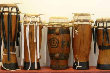 Les tambours et la danse sabar des Wolofs du Sénégal