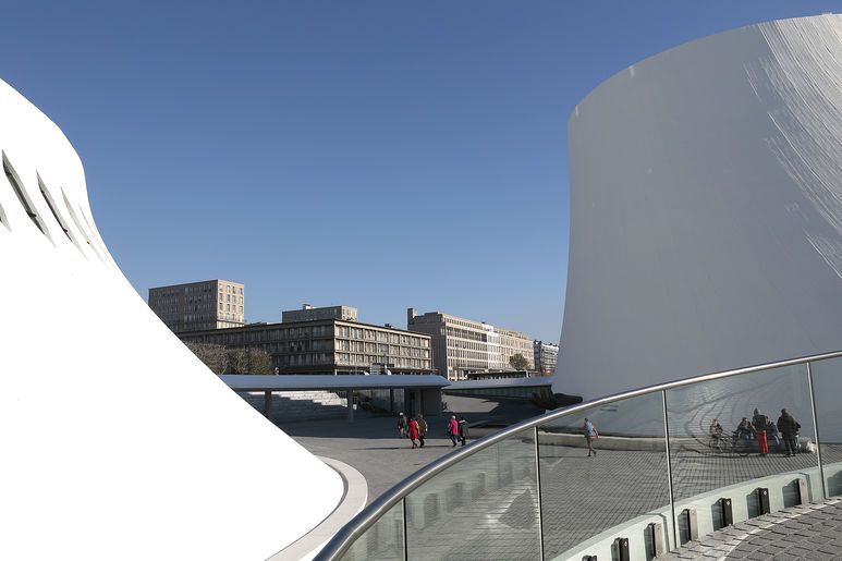 La bibliothèque Oscar Niemeyer et Le Volcan, scène national, au cœur de la dynamique de l'Espace Niemeyer rénové