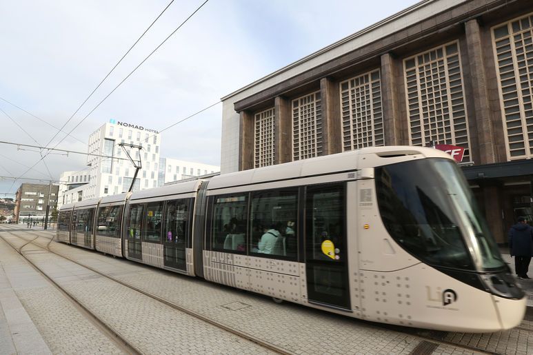 L'arrivée du tramway en 2012 a permis la redynamisation et la transformation du quartier de la gare
