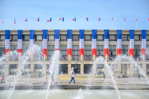 L'Hôtel de Ville aux couleurs de la Fête nationale