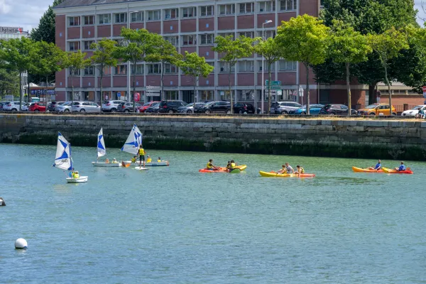 Activités nautiques sur le bassin du Commerce