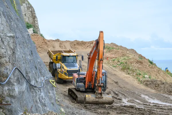 Le chantier de pied de falaise à Dollemard