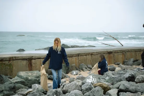 Collecte des déchets sur la plage