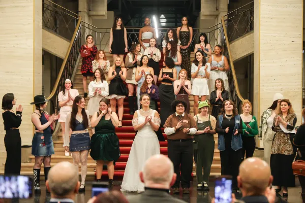 L'équipe du défilé upcycling organisé par le Lab'O