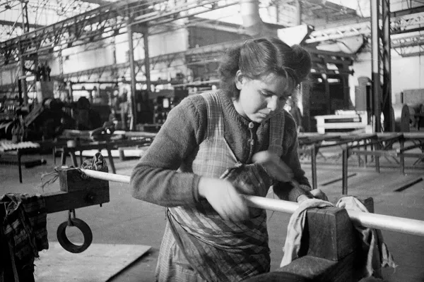 Étameuse dans les années 1950