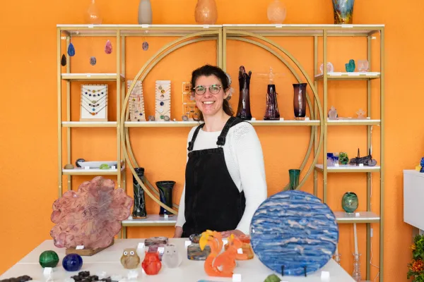 Gwennaëlle Lainé, créatrice de l'Atelier Chouette Verre