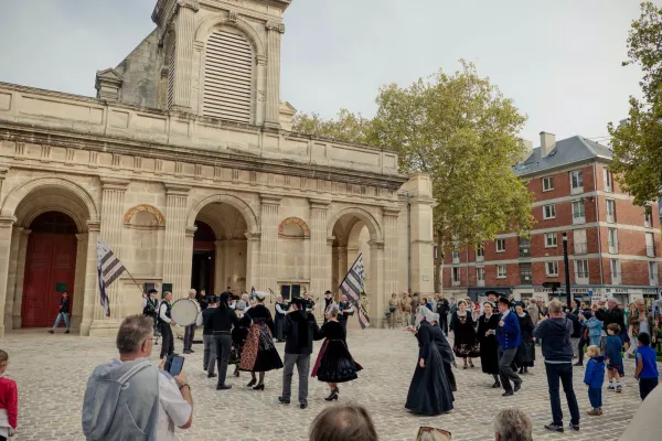 Inauguration de la place du Père Arson