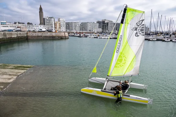 L'IZIBoat, catamaran adapté pour les personnes en situation de handicap