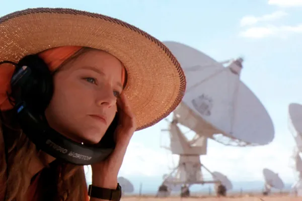 Jodie foster dans le film Contact, de Robert Zemeckis, sorti en 1997