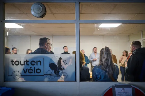 Les cuisiniers des cantines havraises en visite chez Toutenvélo, la société qui leur livre les matières premières, le 9 avril 2026
