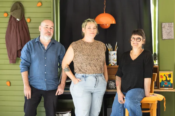 Frédérick Houdaer, Maïlis Roëlandt et Isabelle Bianchini dans les locaux de LUCE