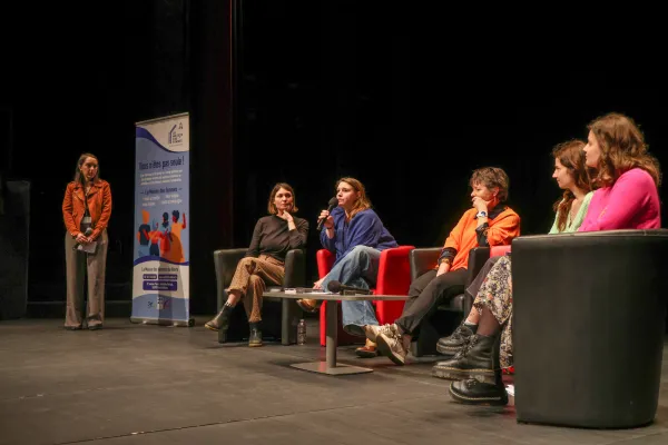 Un parcours de médiation pour sensibiliser les jeunes aux droits des femmes avec le THV