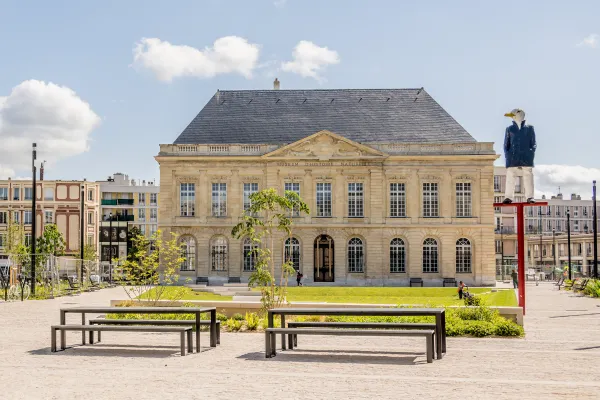 Place du Vieux Marché - Muséum d'Histoire Naturelle
