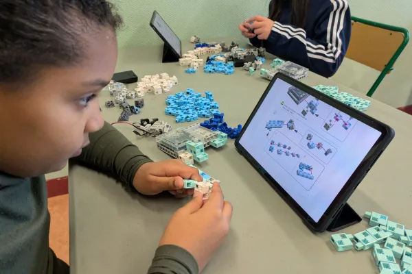 Les enfants du centre de loisirs Pauline Kergomard développent leurs compétences avec Robotopia