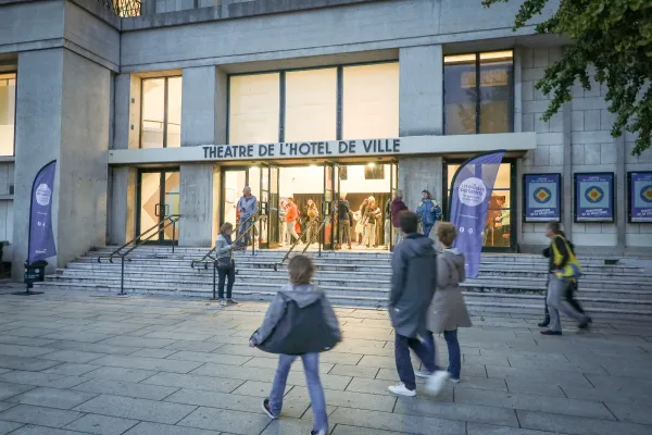 Entrée du Théâtre de l'Hôtel de Ville