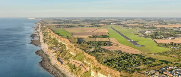 Des falaises à la plage