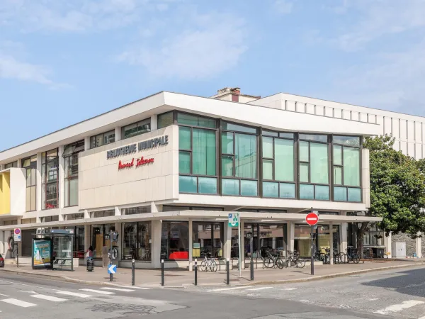 La bibliothèque Armand Salacrou