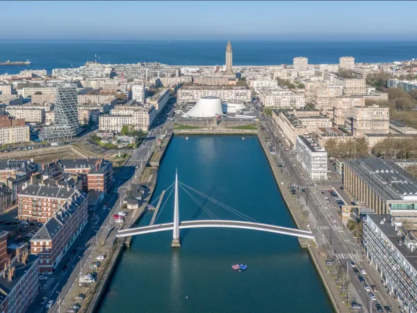 Le bassin du commerce et passerelle Le Chevalier